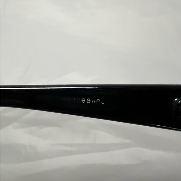 Foster Grant Large Black Sunglasses with Bifocals - Picture 5 of 9